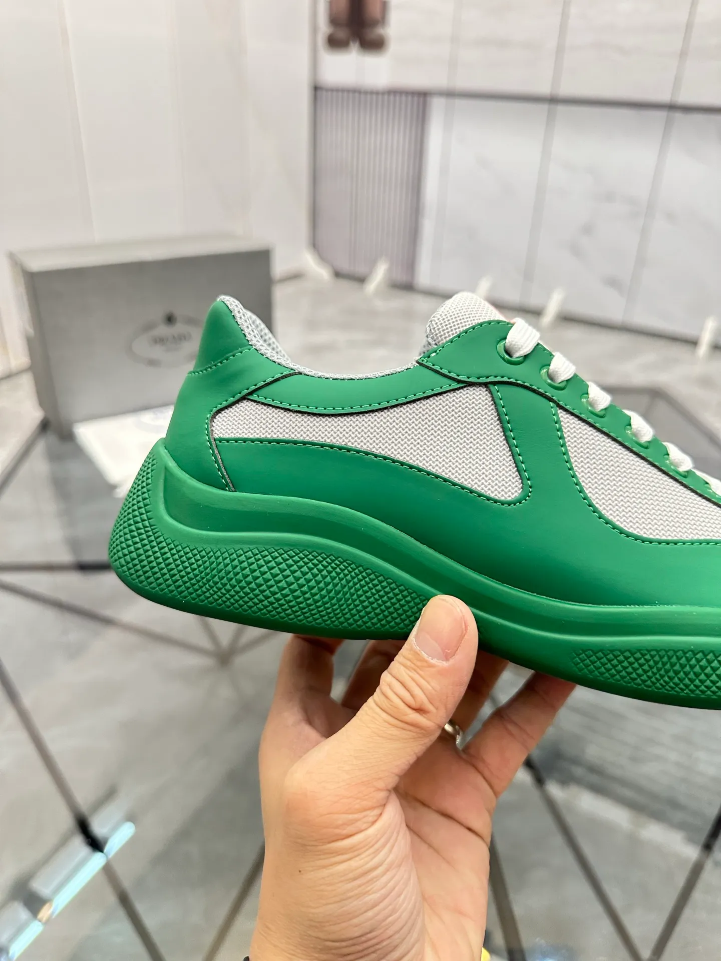 Men's shoes: 💰P360¥ Product trademark: Prada *"Prada*" low-top casual shoes Regular size: 35-47 (can be customized to 48) couple style Product materials: imported silk leather upper, breathable lining, original outsole. Number: 943